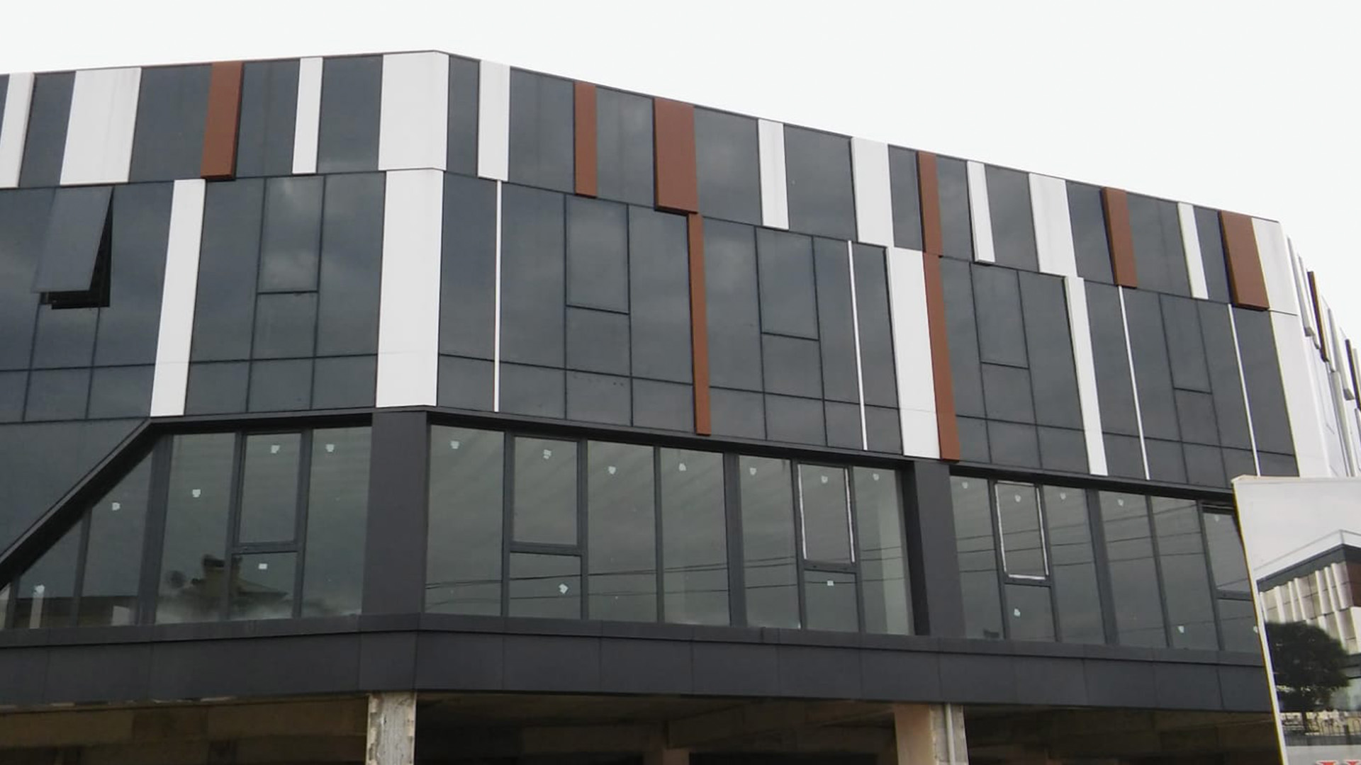 Serdivan Trade Center